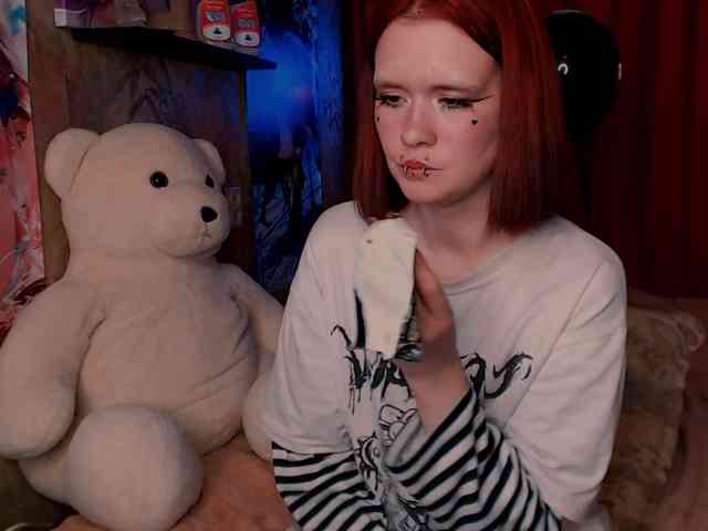 Velvet-and-Venom webcam