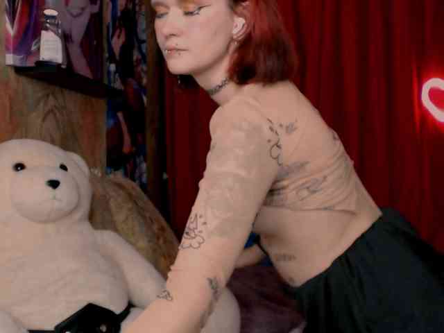 Velvet-and-Venom webcam