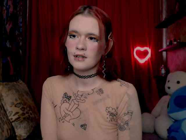 Velvet-and-Venom webcam