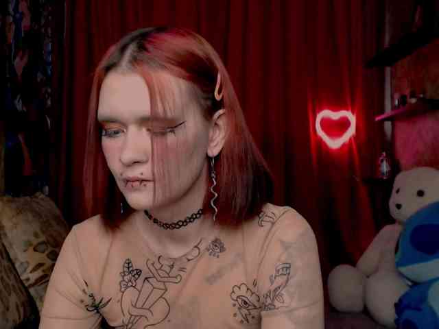 Velvet-and-Venom webcam