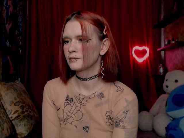 Velvet-and-Venom webcam