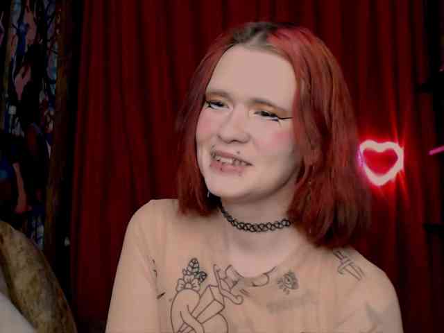 Velvet-and-Venom webcam