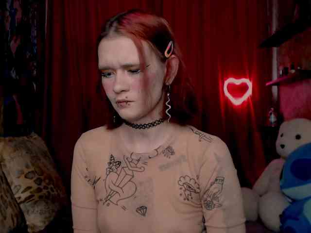 Velvet-and-Venom webcam