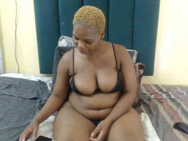 Fatassboodyxx webcam