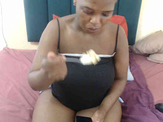 Fatassboodyxx webcam