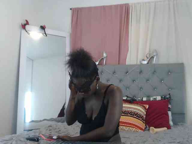 KarolLewys webcam
