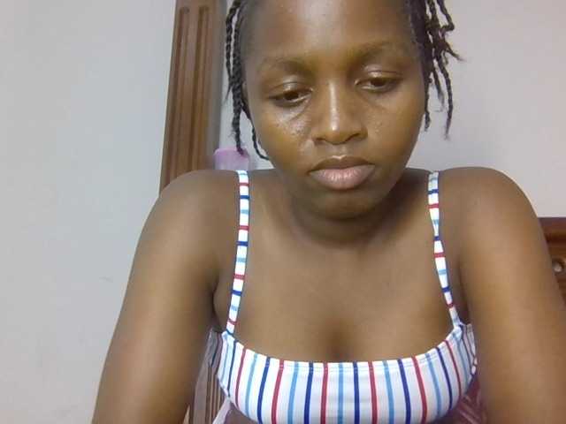 NaughtyDivaa webcam