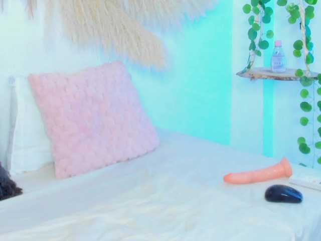 Aurora-queen webcam bongacams model stream image