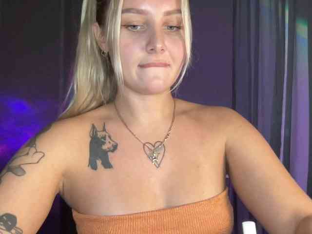 Alicemiumur webcam