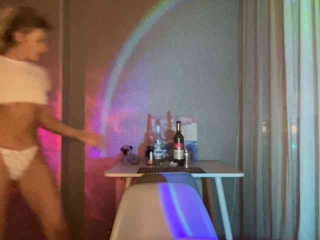 Alicemiumur webcam