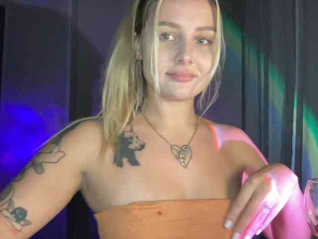 Alicemiumur webcam