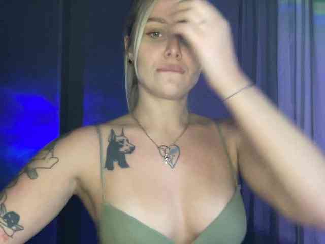 Alicemiumur webcam