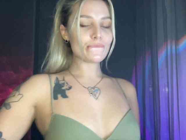 Alicemiumur webcam
