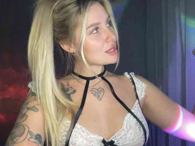 Alicemiumur webcam