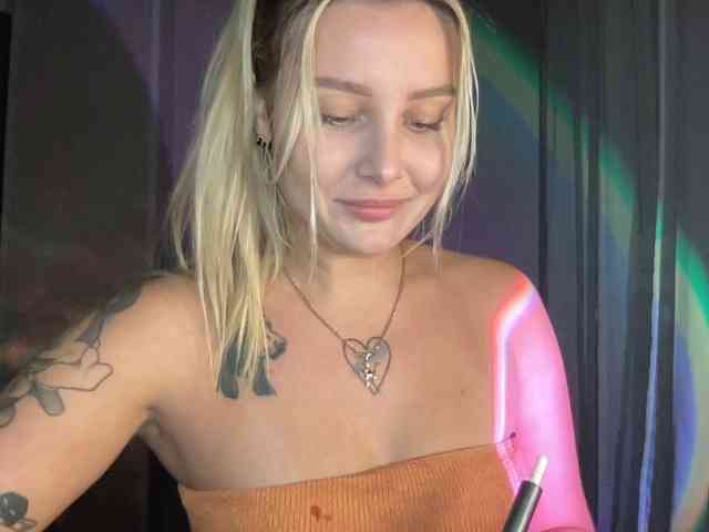 Alicemiumur webcam