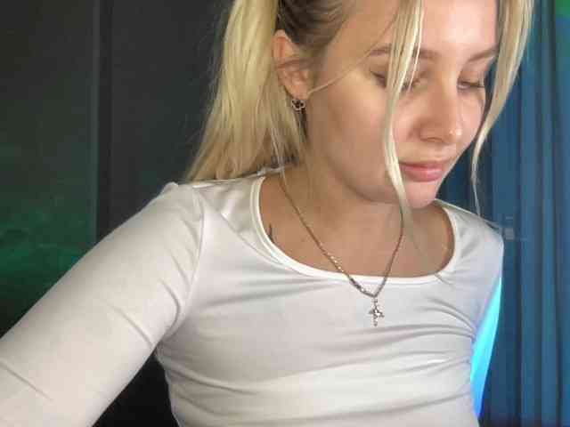 Alicemiumur webcam