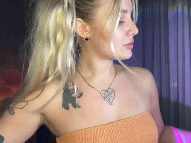 Alicemiumur webcam