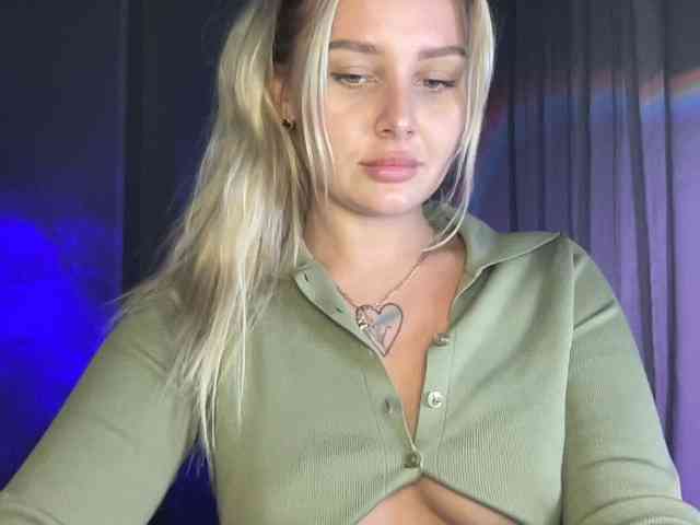Alicemiumur webcam