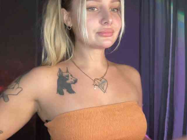Alicemiumur webcam