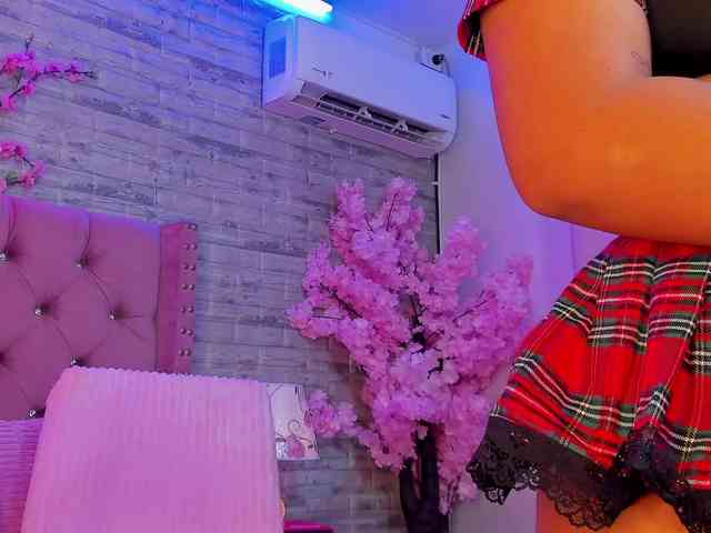 NahiraFun webcam