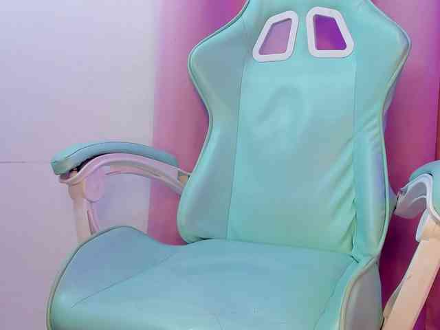 NahiraFun webcam