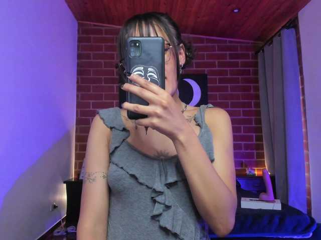 CurlyScarlett13's BongaCams show and profile