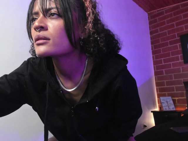 CurlyScarlett13's BongaCams show and profile