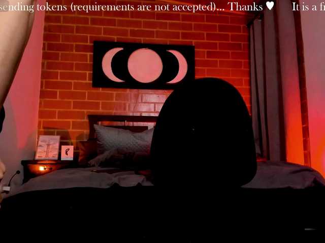 CurlyScarlett13 webcam