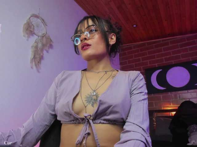 CurlyScarlett13's BongaCams show and profile