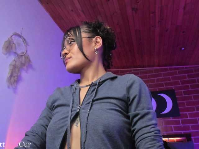 CurlyScarlett13's BongaCams show and profile