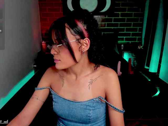 CurlyScarlett13 CurlyScarlett13