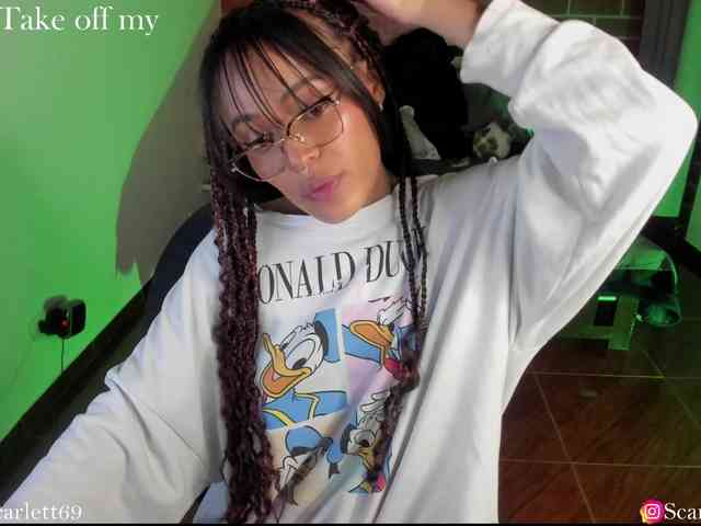 CurlyScarlett13 webcam