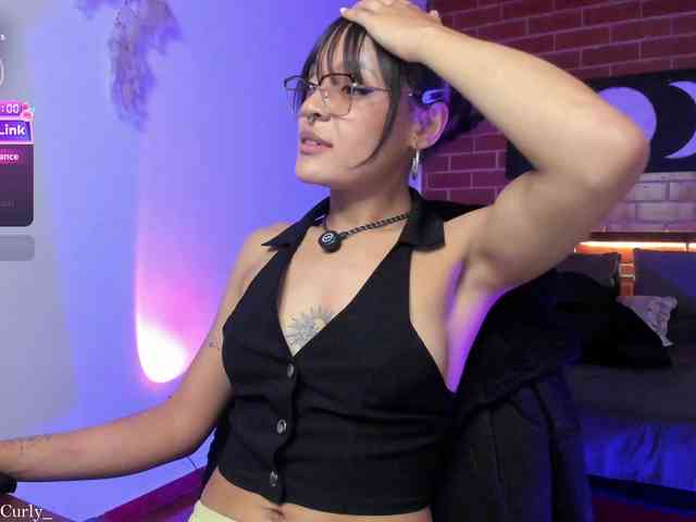 CurlyScarlett13 webcam