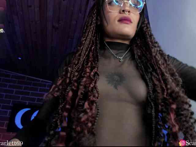 CurlyScarlett13 webcam