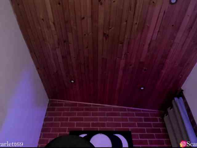 CurlyScarlett13 webcam