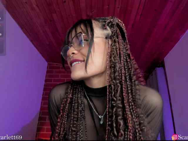 CurlyScarlett13 webcam