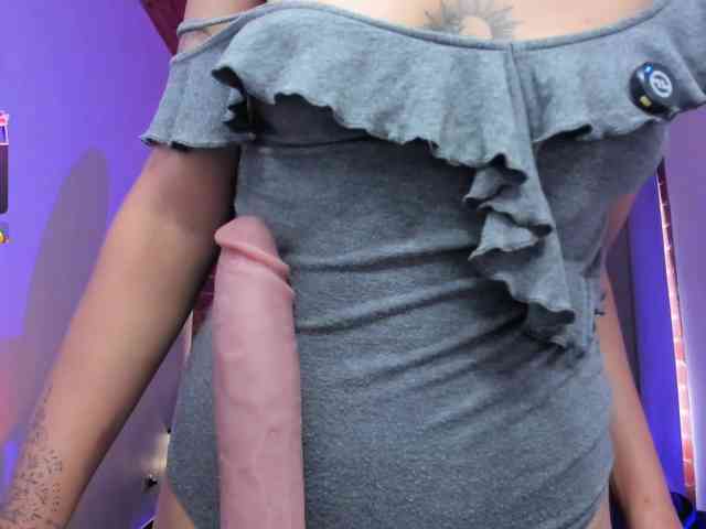 CurlyScarlett13 webcam