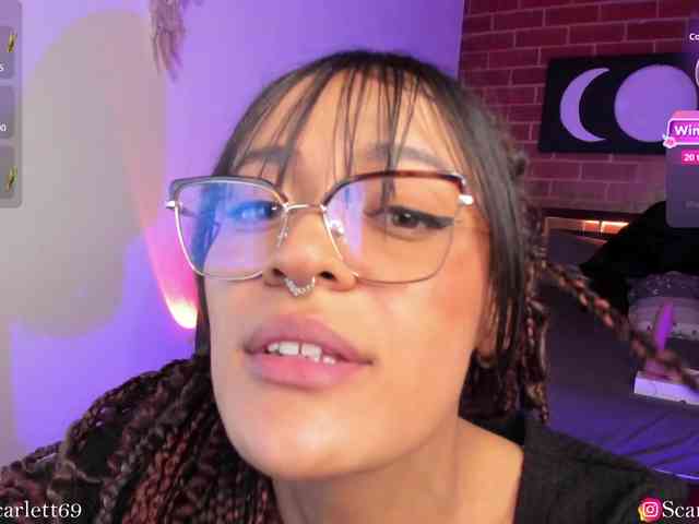 CurlyScarlett13 webcam
