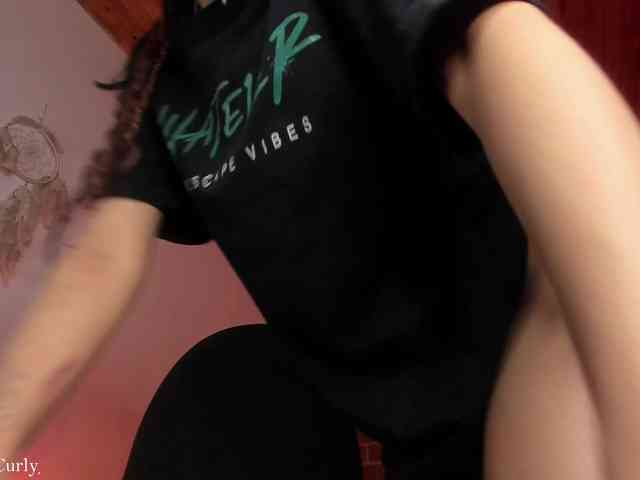 CurlyScarlett13 CurlyScarlett13