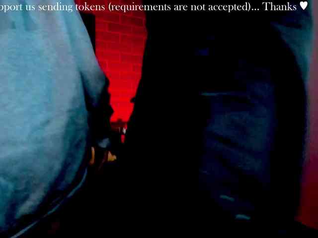 CurlyScarlett13 webcam