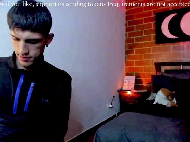 CurlyScarlett13 webcam