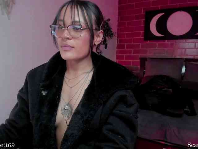 CurlyScarlett13 webcam