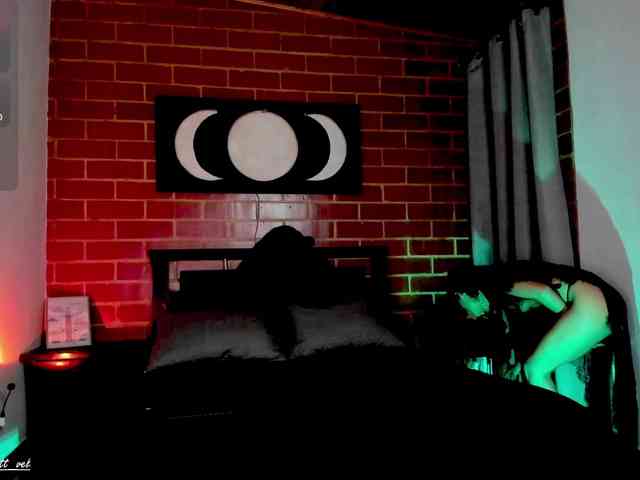 CurlyScarlett13 CurlyScarlett13