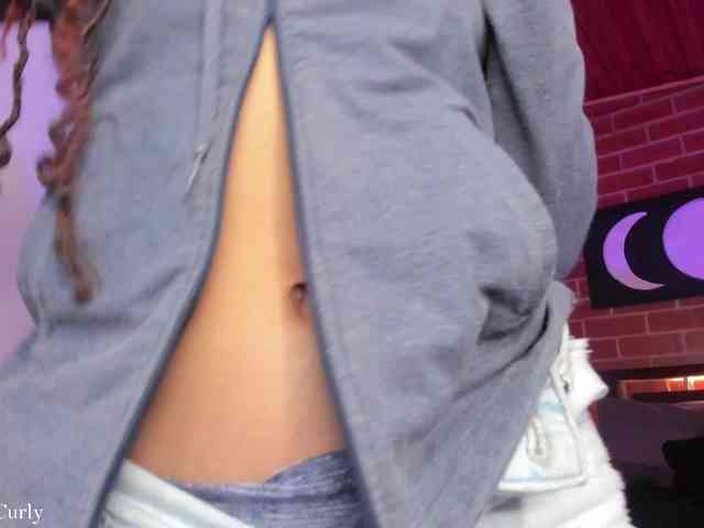 CurlyScarlett13 webcam