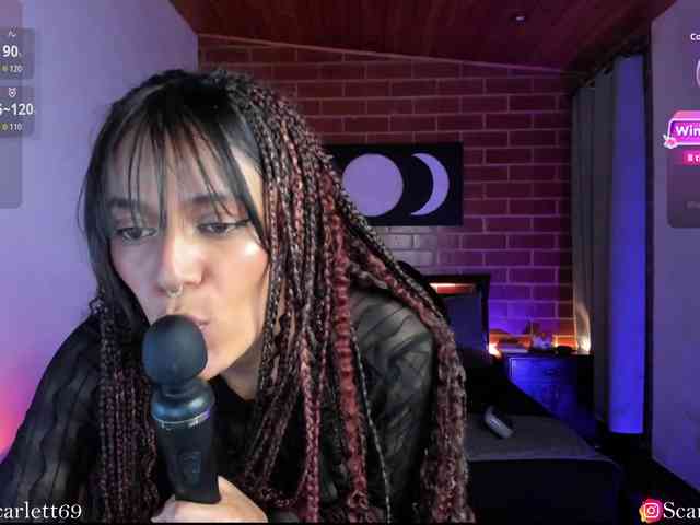 CurlyScarlett13 webcam