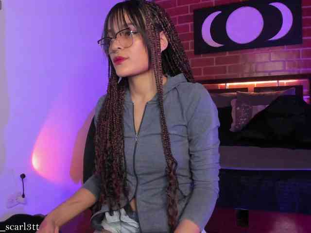 CurlyScarlett13 webcam