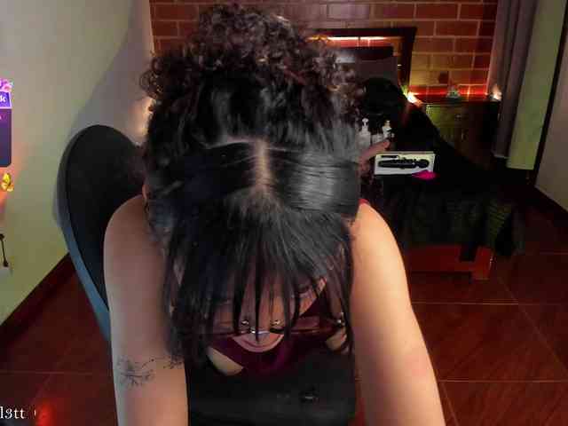 CurlyScarlett13 CurlyScarlett13