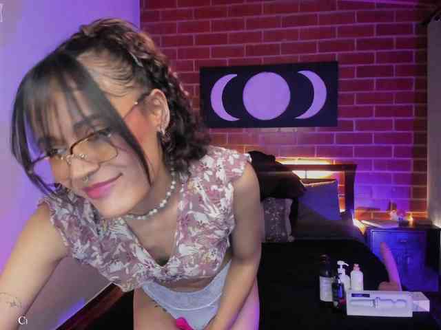 CurlyScarlett13 CurlyScarlett13