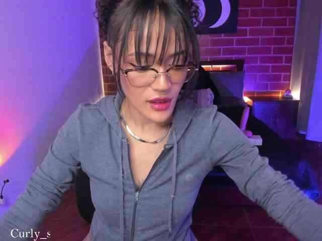 CurlyScarlett13