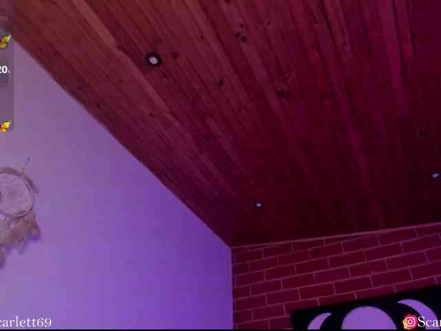 CurlyScarlett13 webcam